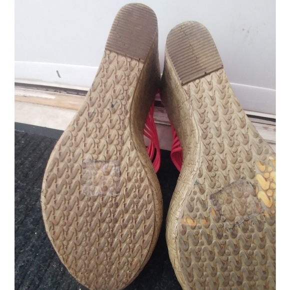 Peachy-pink wedges - Picture 5 of 5